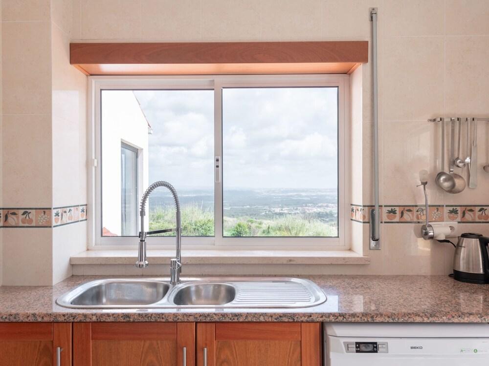 Oceanview Cliff Retreat