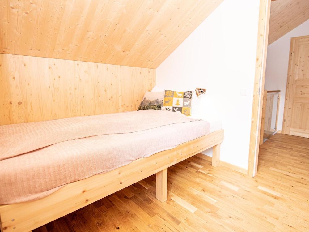 Elegant Chalet Near Ski-slopes