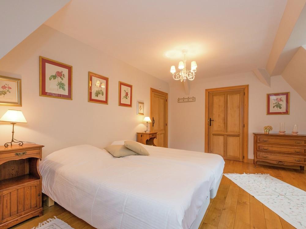 Le Hameau du Chateau - Elegance and Serenity