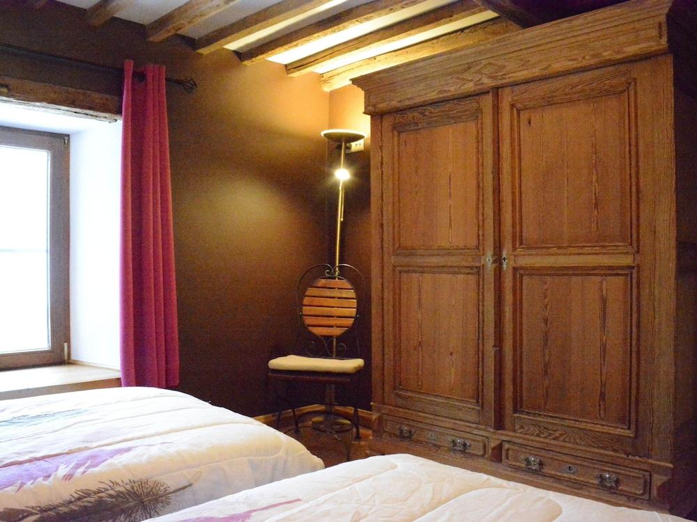 Champlon Villa Near Forest