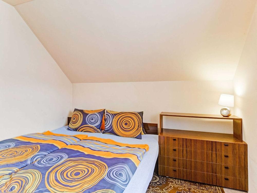 Mountain Home With Garden