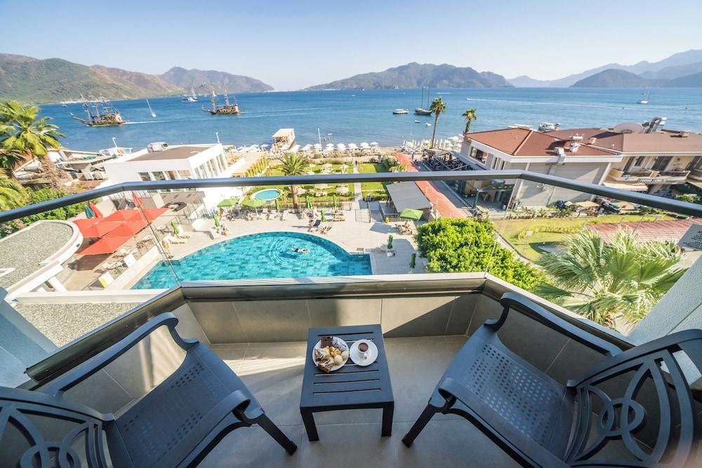 Premier Nergis Beach