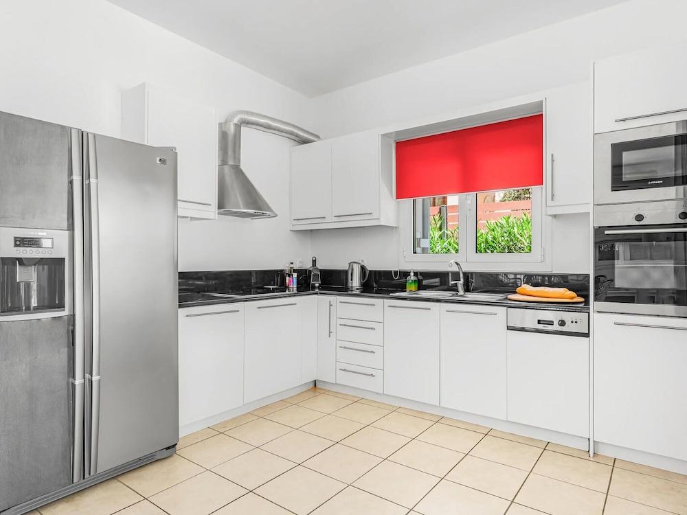 Villa in Epano Sisi Near Child-friendly Beach