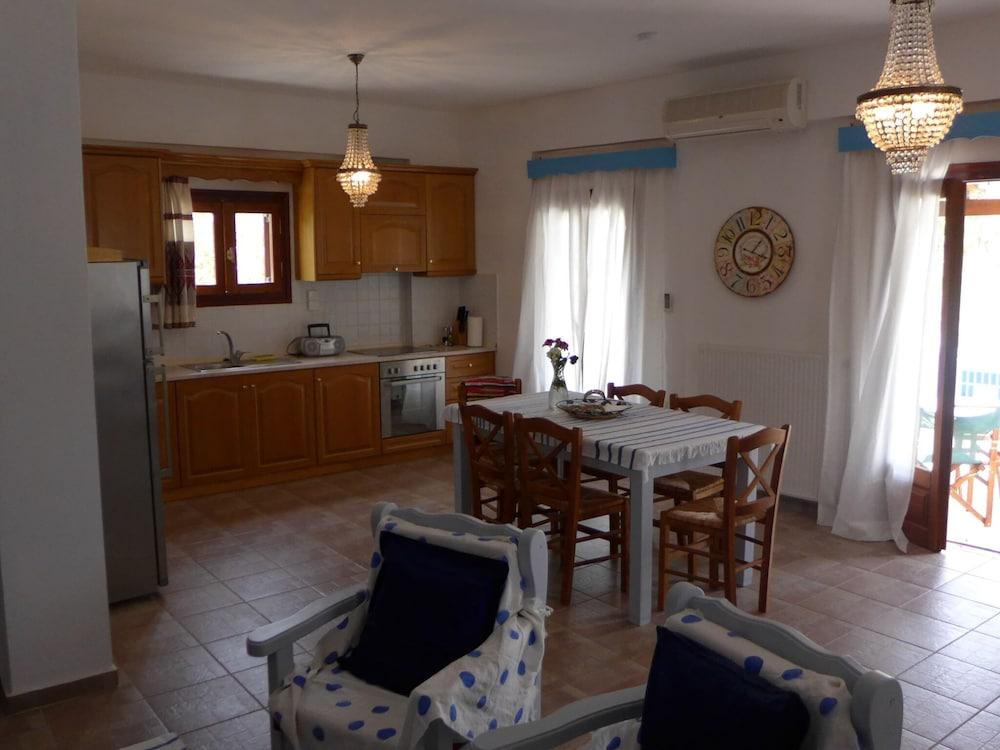 Villa in Axos With Pool Near Panormo Beach