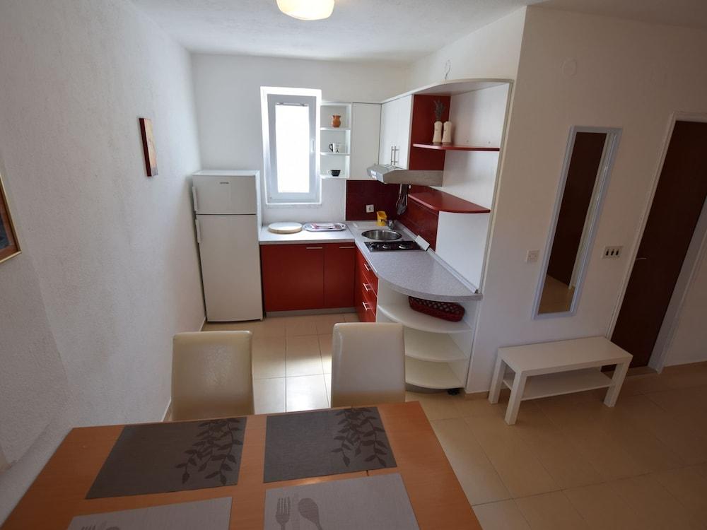 Spacious Apartment With Terrace, Near the Beach