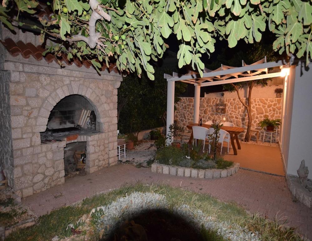 Spacious Apartment With Terrace, Near the Beach