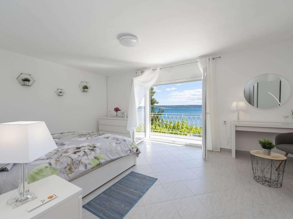 Maslenica Pool Villa With Charm