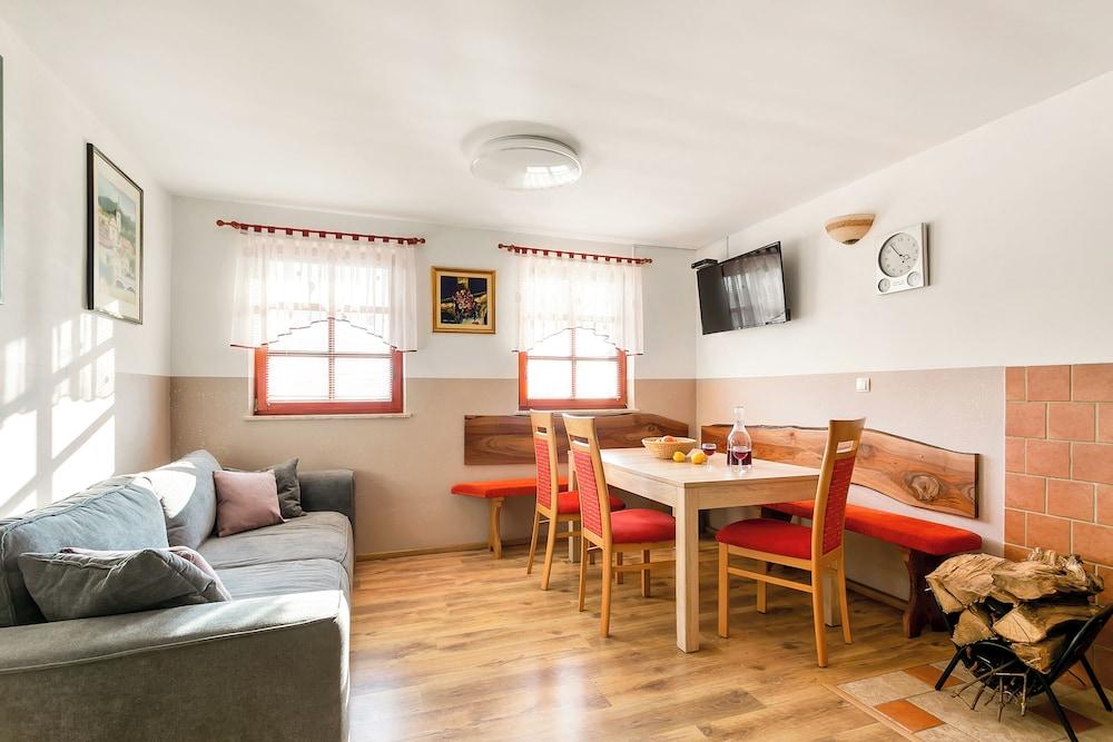 Vineyard cottage Tramte