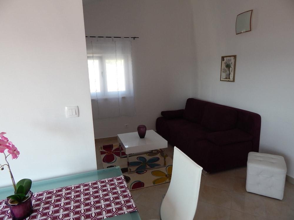 Apartment in Okrug Gornji Near the Beach