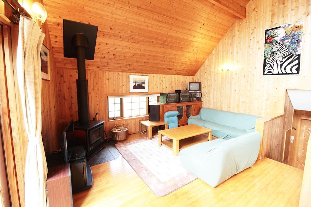 Yamanaka-lake log house HS2