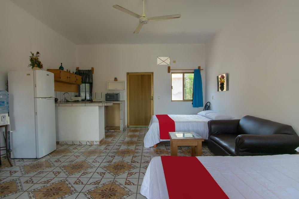 Hotel y Bungalows Bugambilias