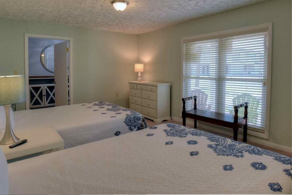 It's Five O'clock Somewhere 6/3)