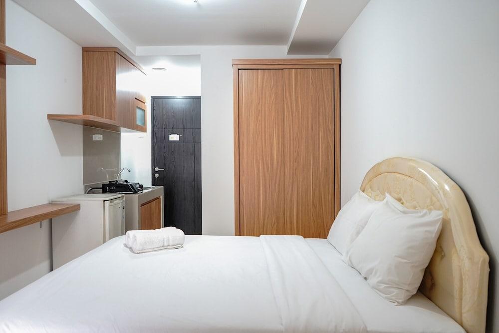 Stylish and Posh Studio Baileys Apartment