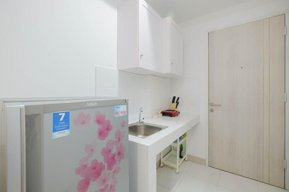 Minimalist Studio at Azalea Suites Cikarang Apartment