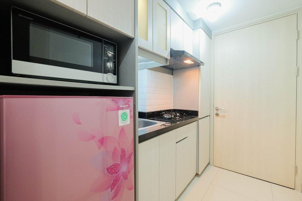 Elegant Studio Room at Springlake Summarecon Apartment