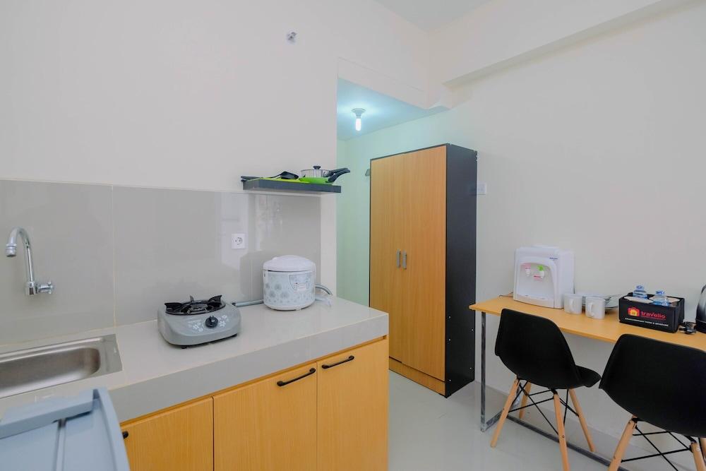 Comfy Studio Bogorienze Resort Apartment near The Jungle Fest By Travelio