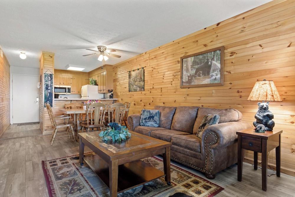 Bear Cub Retreat by Jackson Mountain Rentals