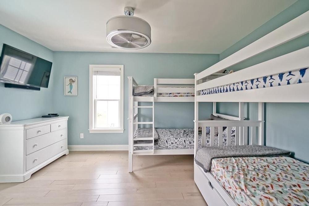 Oceanview Reserve 5 Bedroom Home by RedAwning