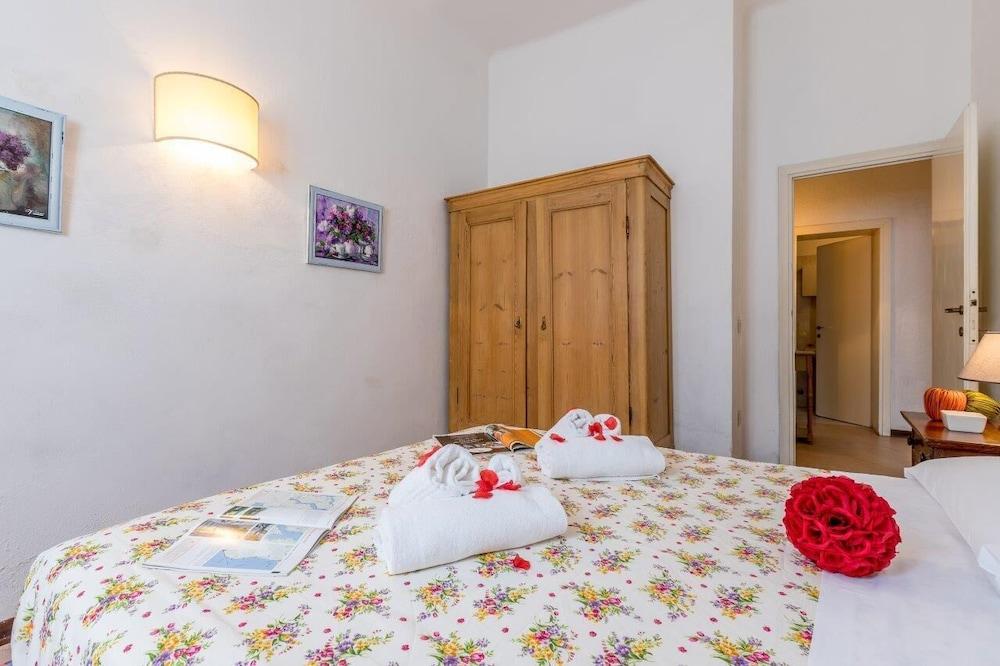 La Fresia - Focette 100mt From Sea