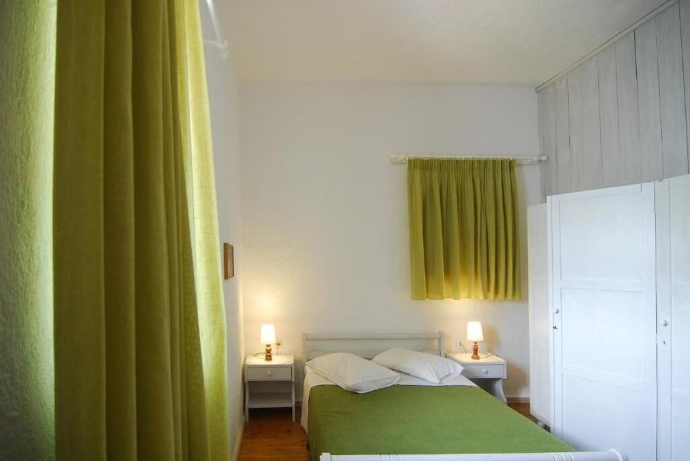 Karavostassi - The Stonehouse