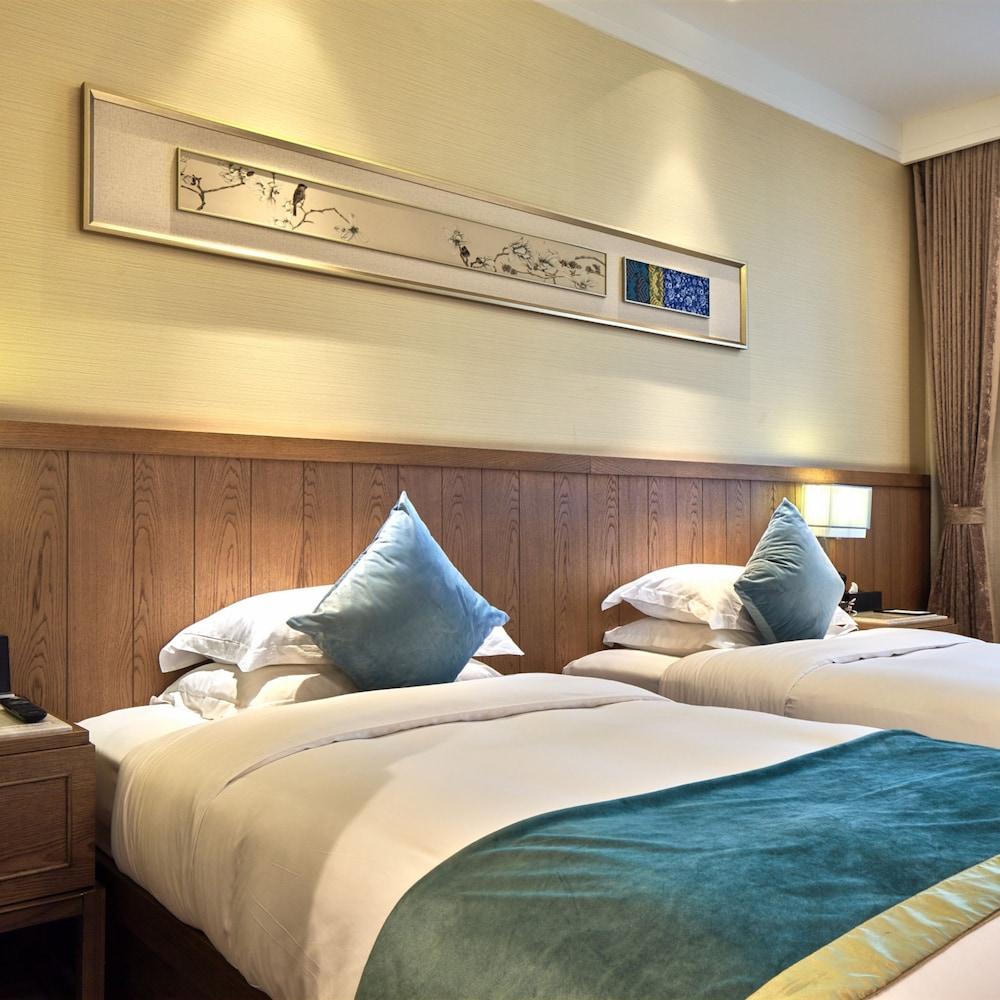 Friendsship Express Hotel