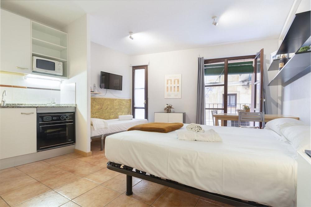 Historical Downtown Tarragona Apartment