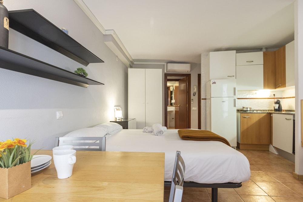 Historical Downtown Tarragona Apartment