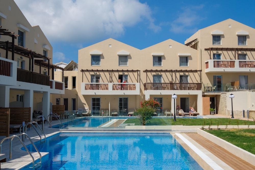 Akron Seascape Resort