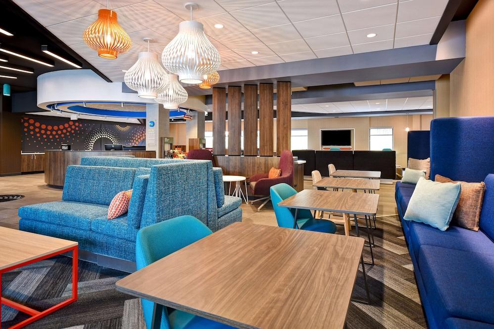 Tru by Hilton Manchester Downtown