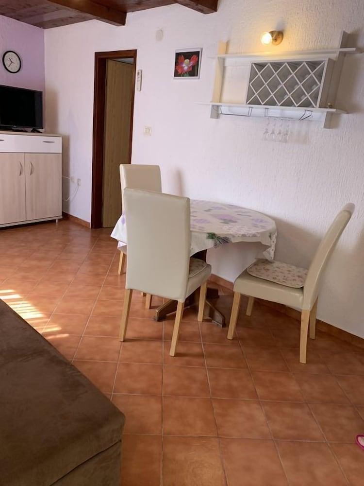 Cozy Dorina Apartment for 2