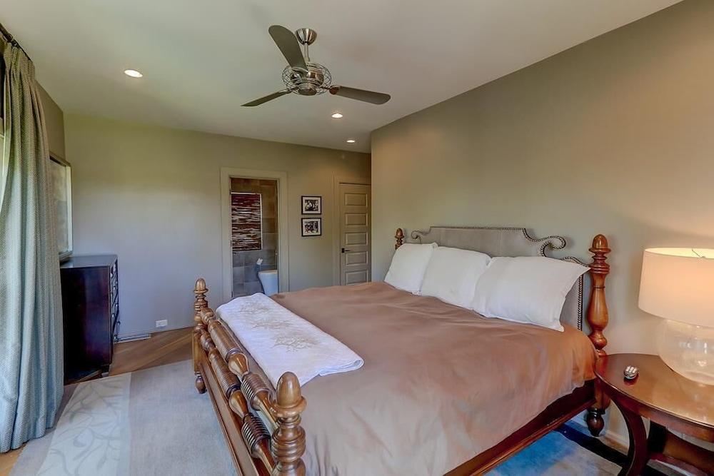 305 Carolina Boulevard