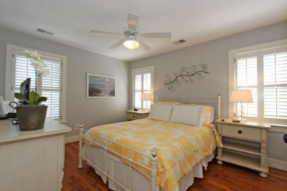 3008 Hartnett Boulevard