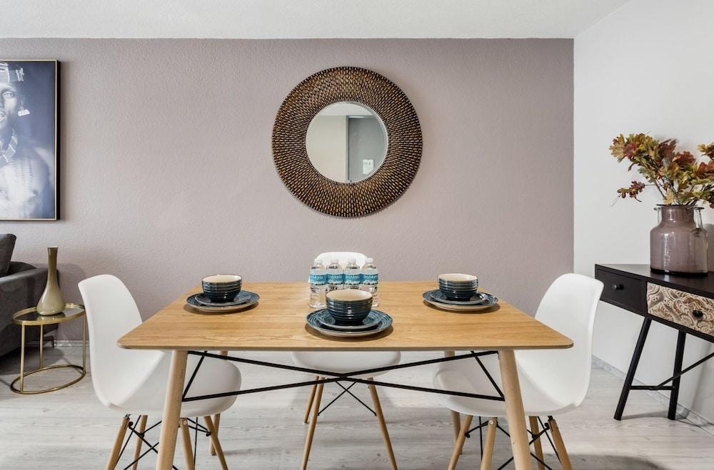 Pomona Apartments by Daju