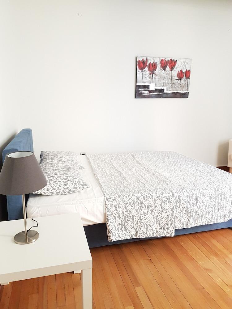 Erra - Red - Athens Center,140m²,4 BD,2 BATH