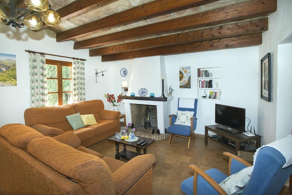 Family Villa Teo With Private Pool