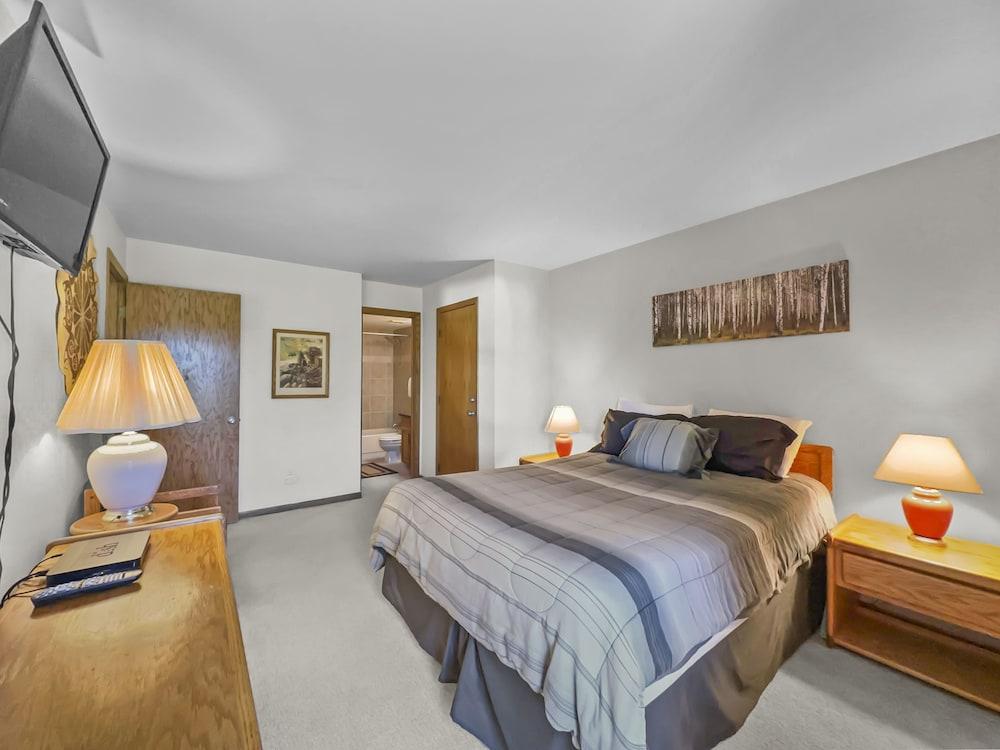 Bb103 Buffalo Ge 2br 2ba 2 Bedroom Condo by RedAwning