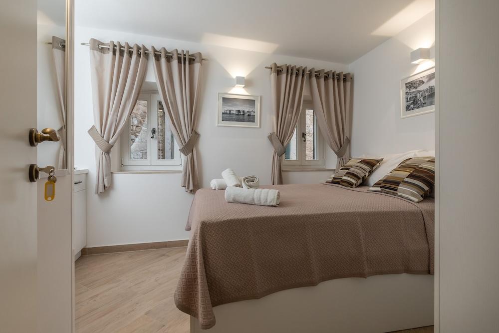 Apartment & Rooms Palmotta