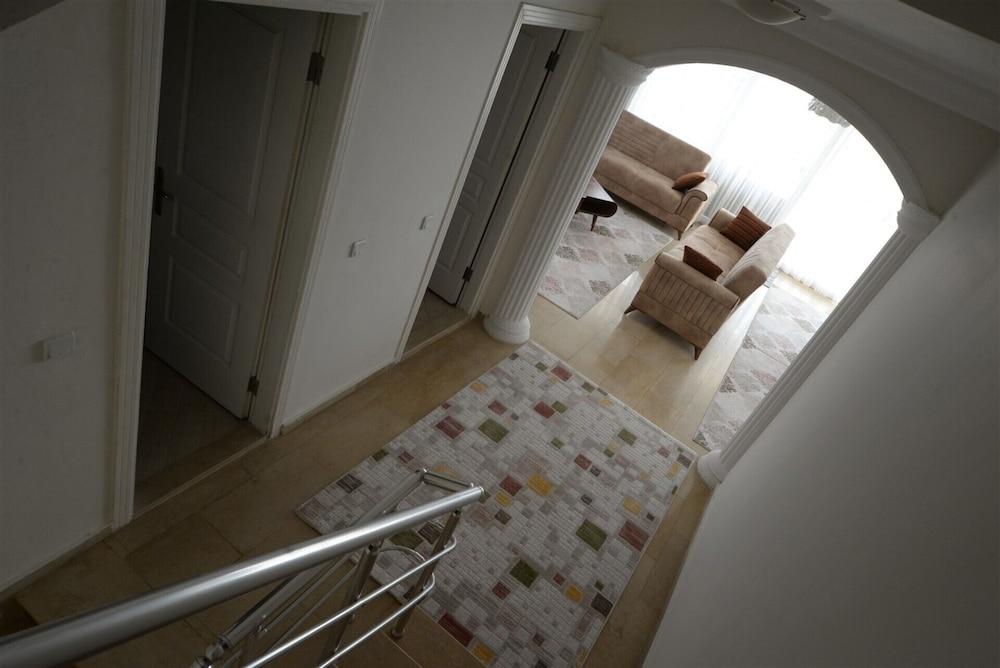 Villa with Majestic Views 1032