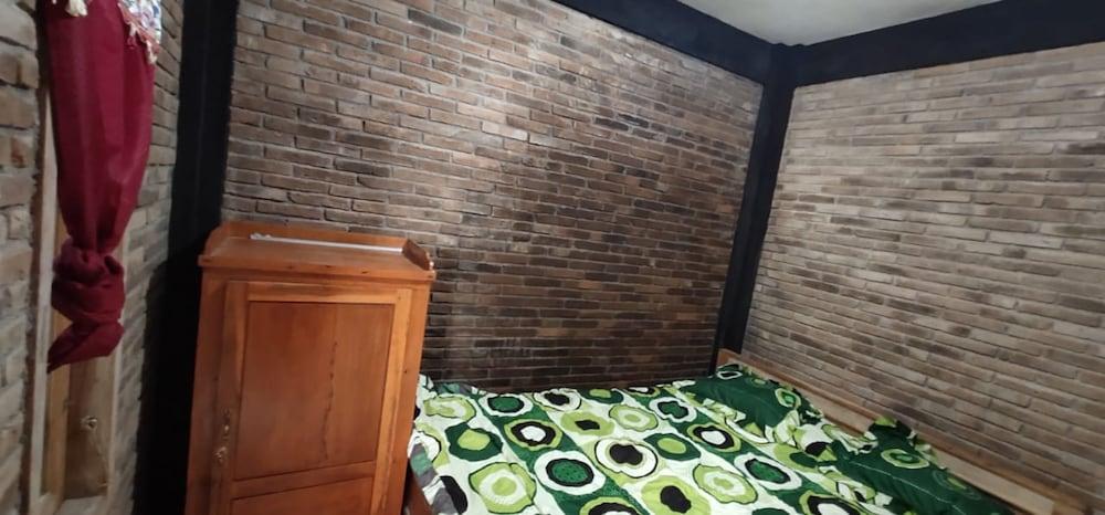 Homestay Kurnia - Hostel