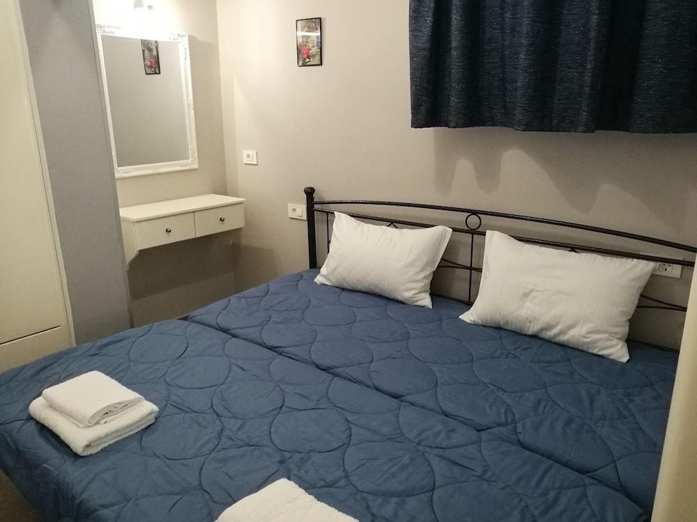 PargaLand Studios & Apartments