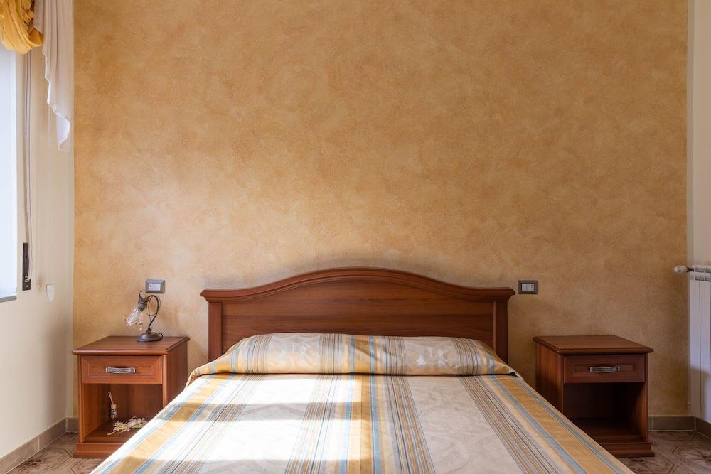 Bb La Mortella With Pool