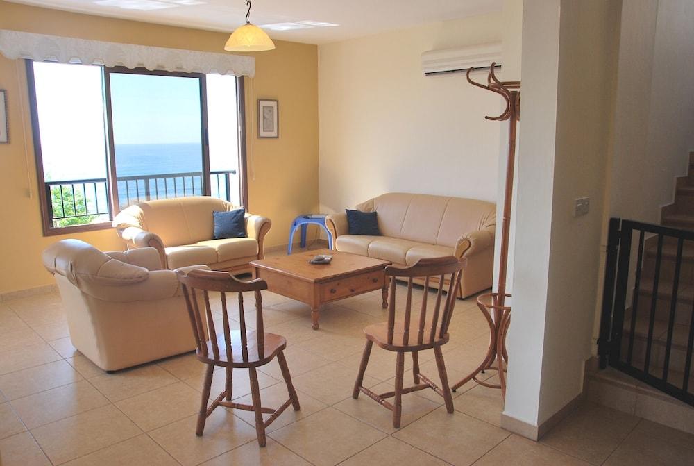 Pomos Villa - Only 50m to the Sea, Picturesque - Tranquil Area, Paphos