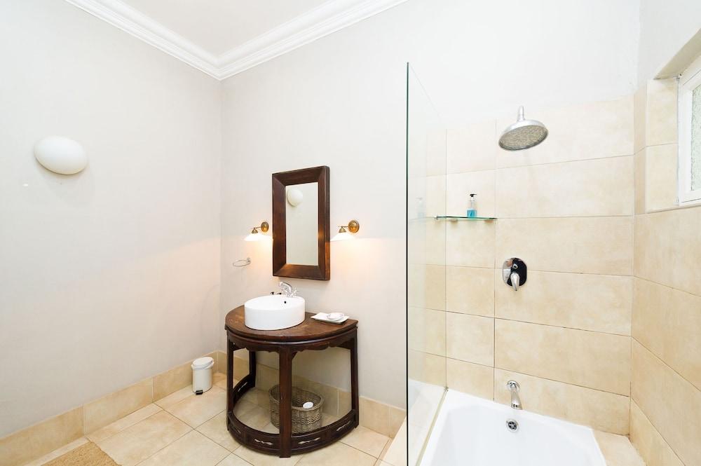 One of our top Picks in Pretoria - Lovely Spacious Room With Breakfast