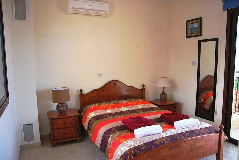 Marlin Beach Front Luxury Villa - 4 Bedrooms