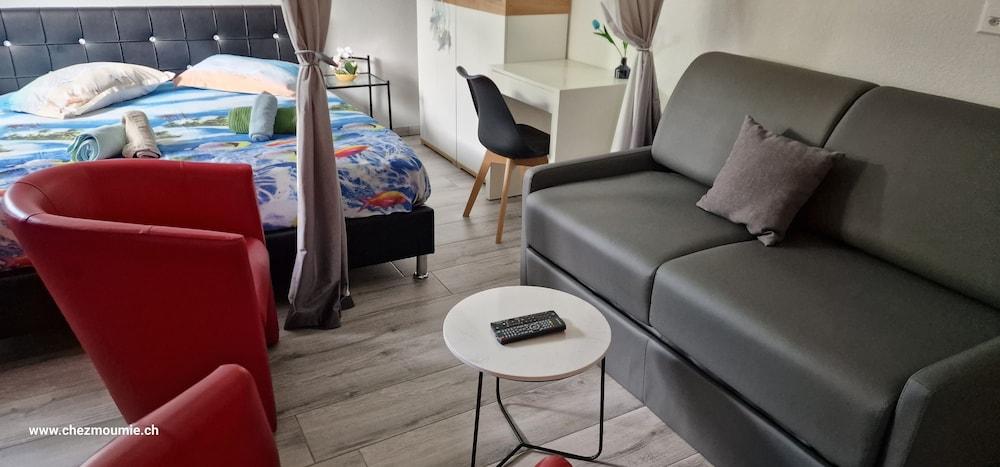 Room-attypical Calm Harmonious Relaxing