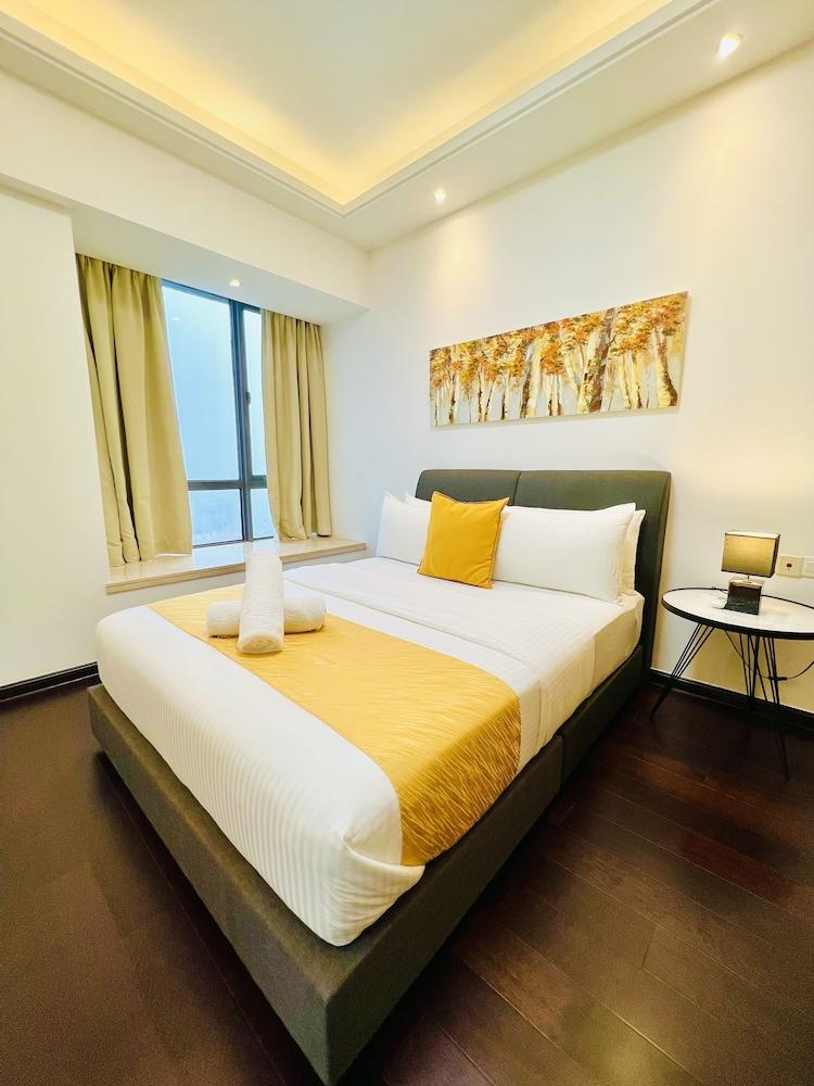 R&F PRINCESS COVE BY HOMEFORT SUITES