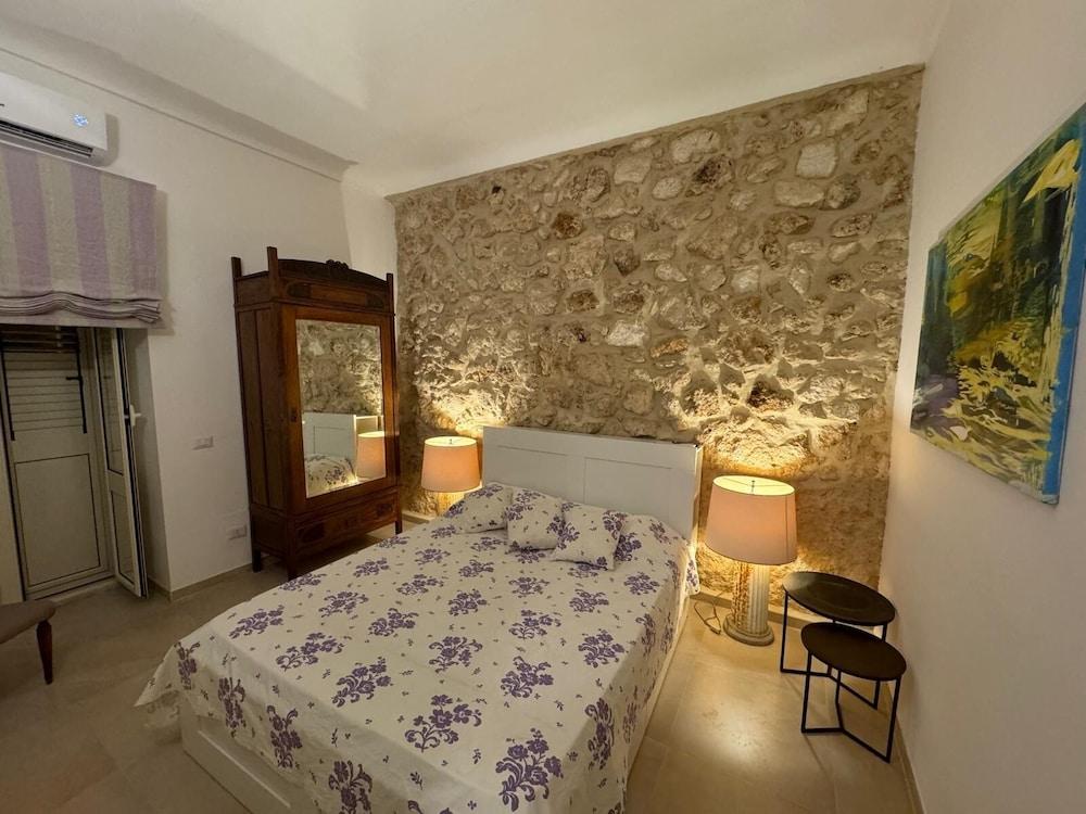 L'escalier, in the Heart of Baroque Noto