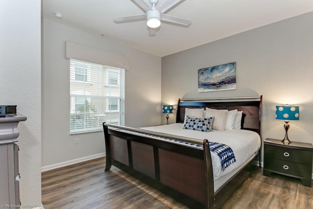 Spring Lakeview 3 Bedroom Condo by RedAwning