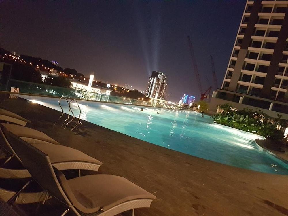 A Homestay, Inspired by the Resort Environment