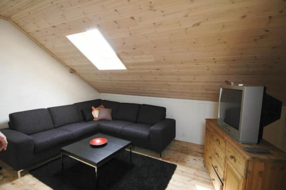 StayPlus Four-Bedroom Holiday House